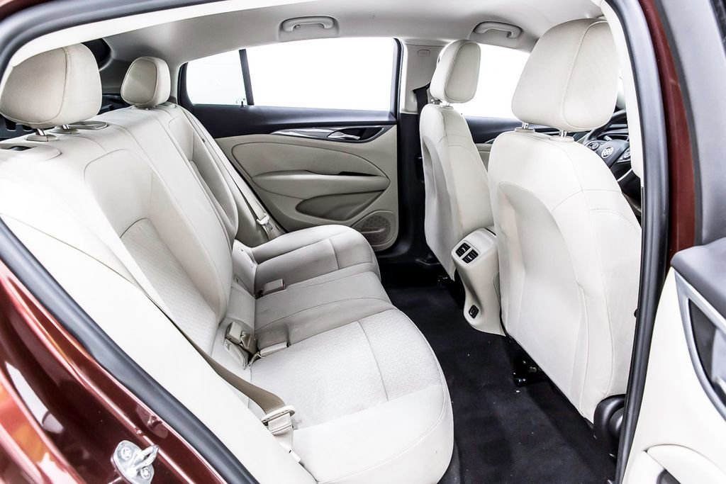 Used 2019 Buick Regal Preferred w/ Driver Confidence Package I image 33