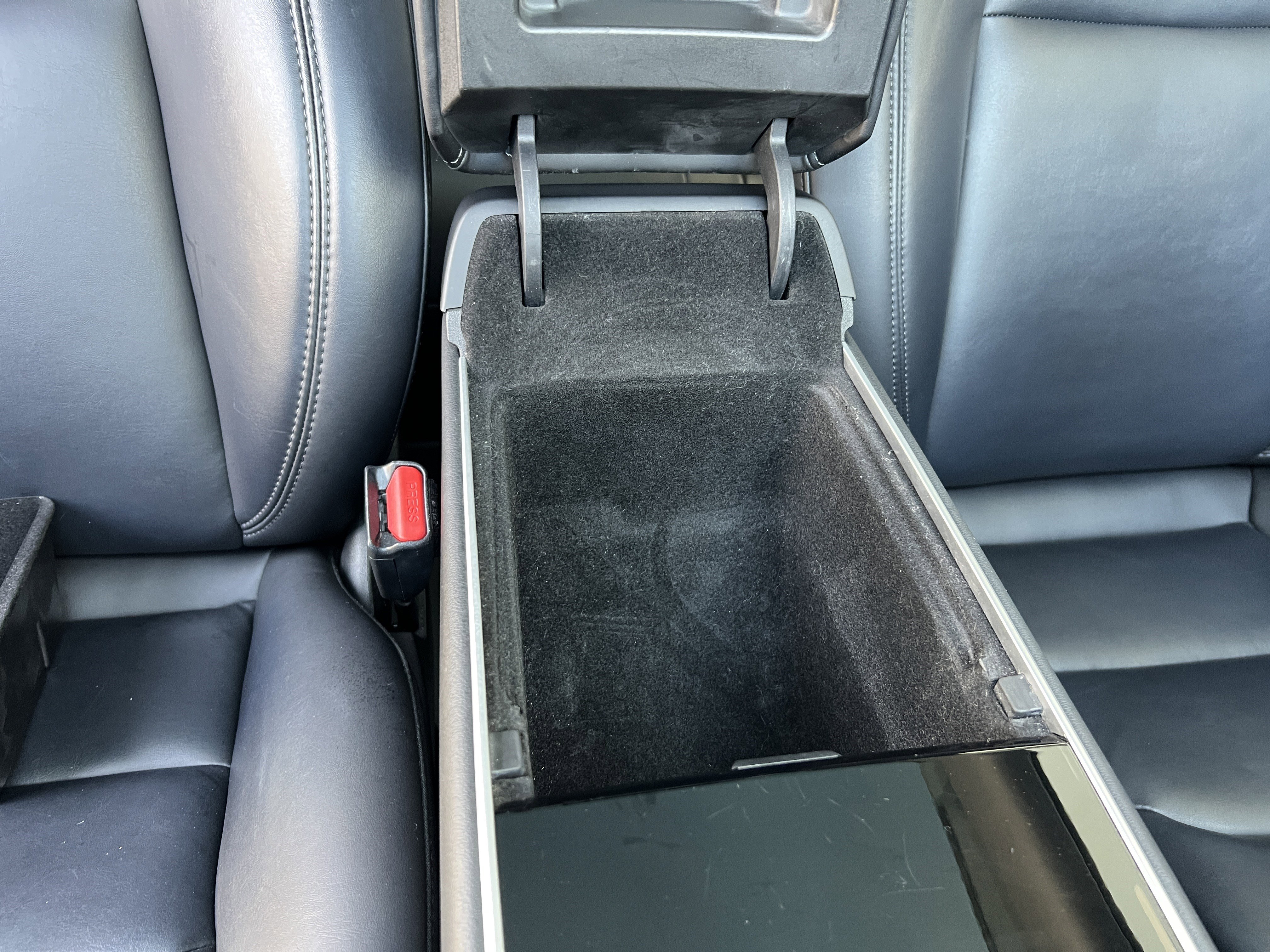 Used 2020 Tesla Model Y Long Range image 25