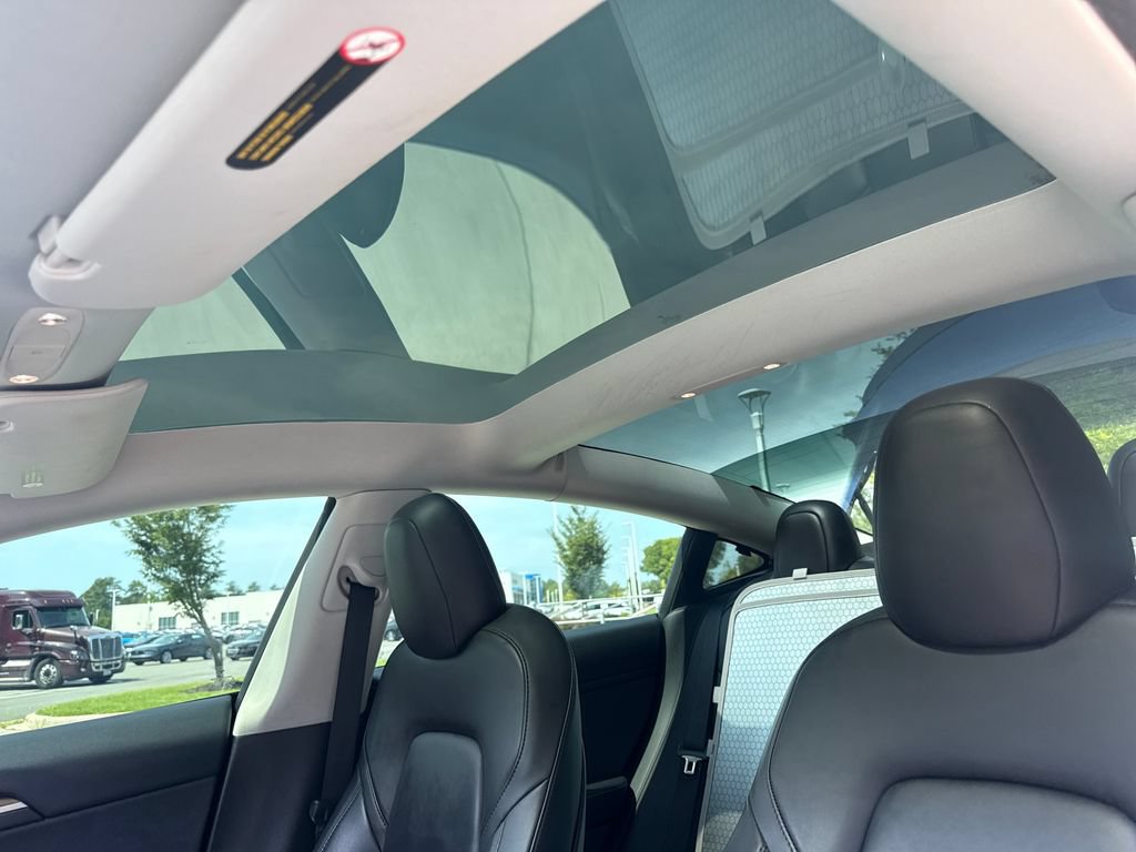 Used 2023 Tesla Model 3 Standard Range RWD image 31