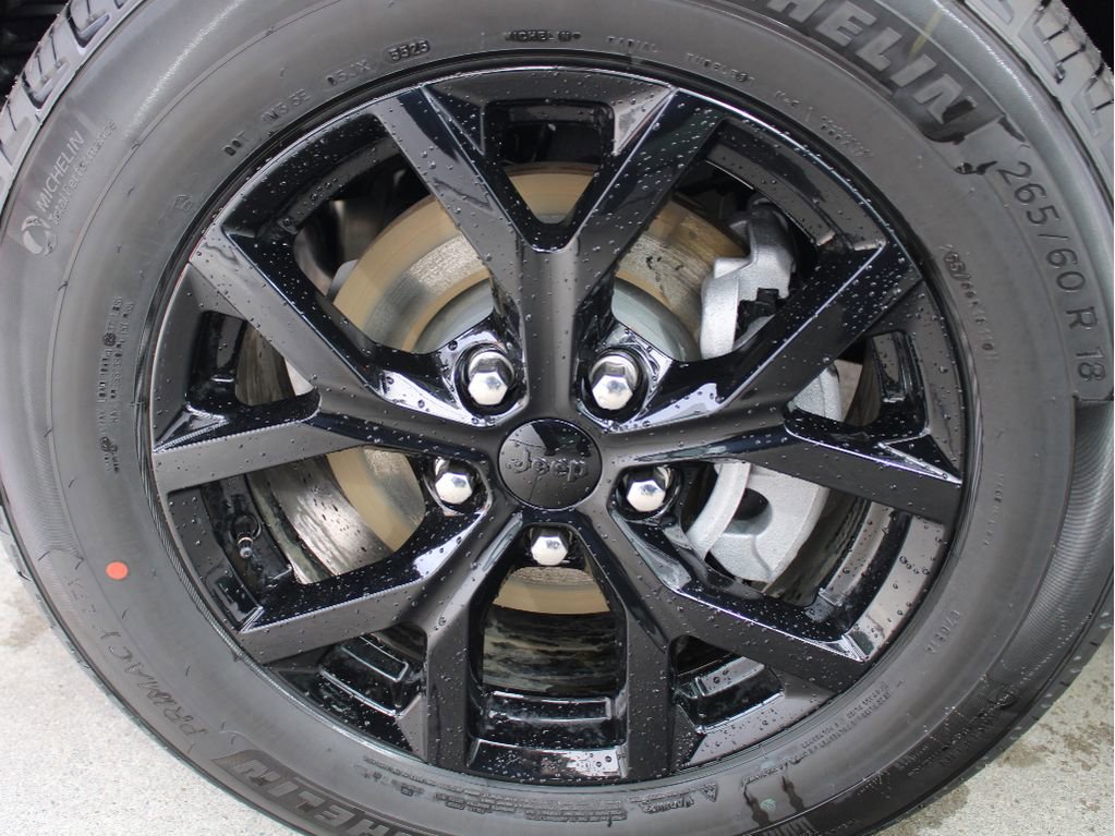 New 2025 Jeep Grand Cherokee Altitude image 38