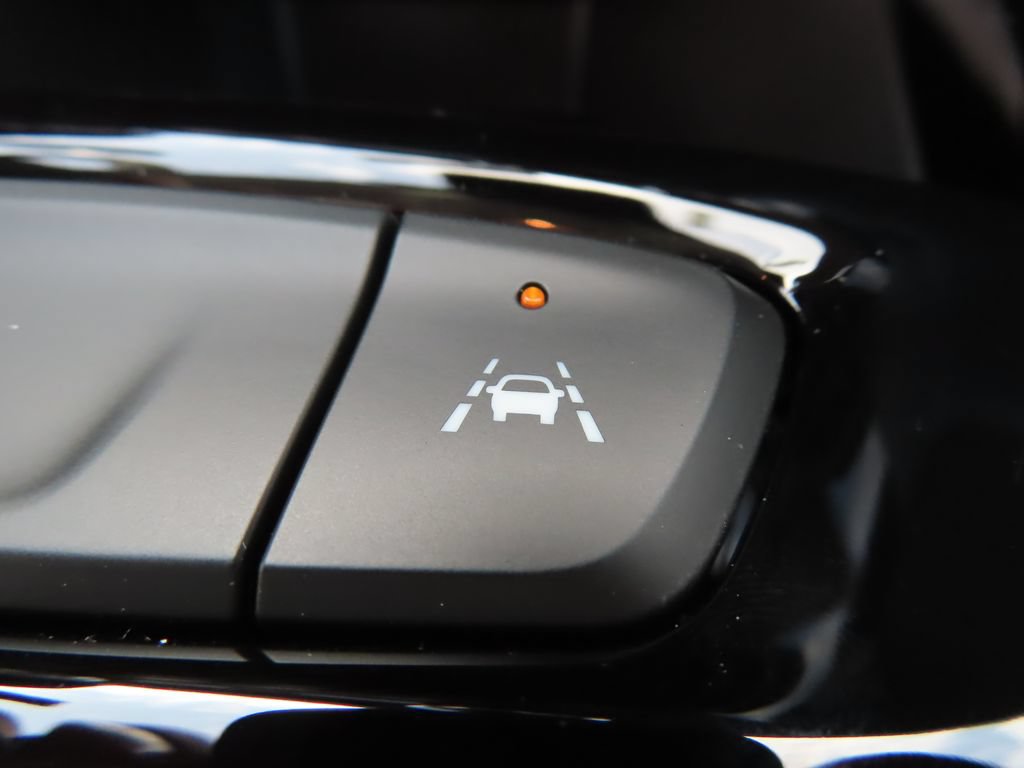 New 2026 Chevrolet Trax LT w/ Driver Confidence Package FWD image 9