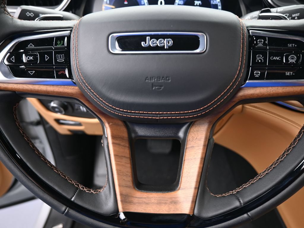 New 2025 Jeep Grand Cherokee Summit AWD/4WD image 37