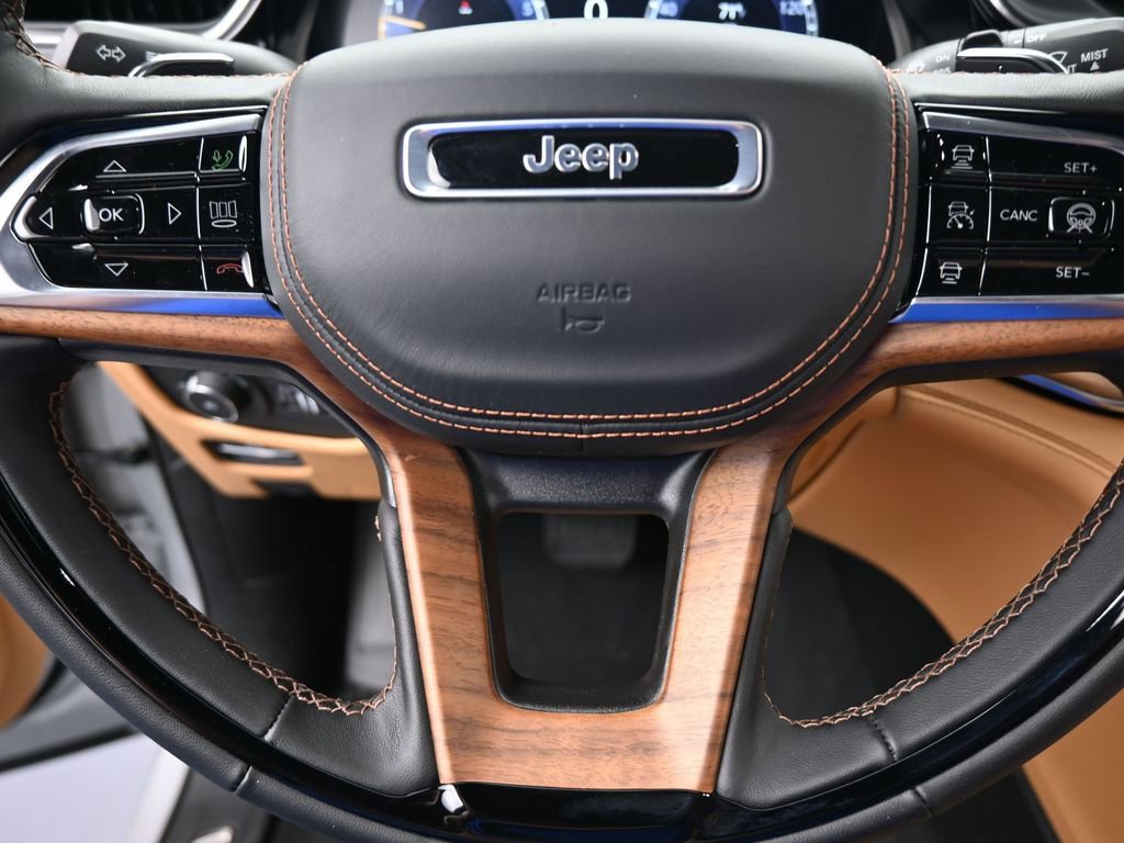 New 2025 Jeep Grand Cherokee Summit image 37