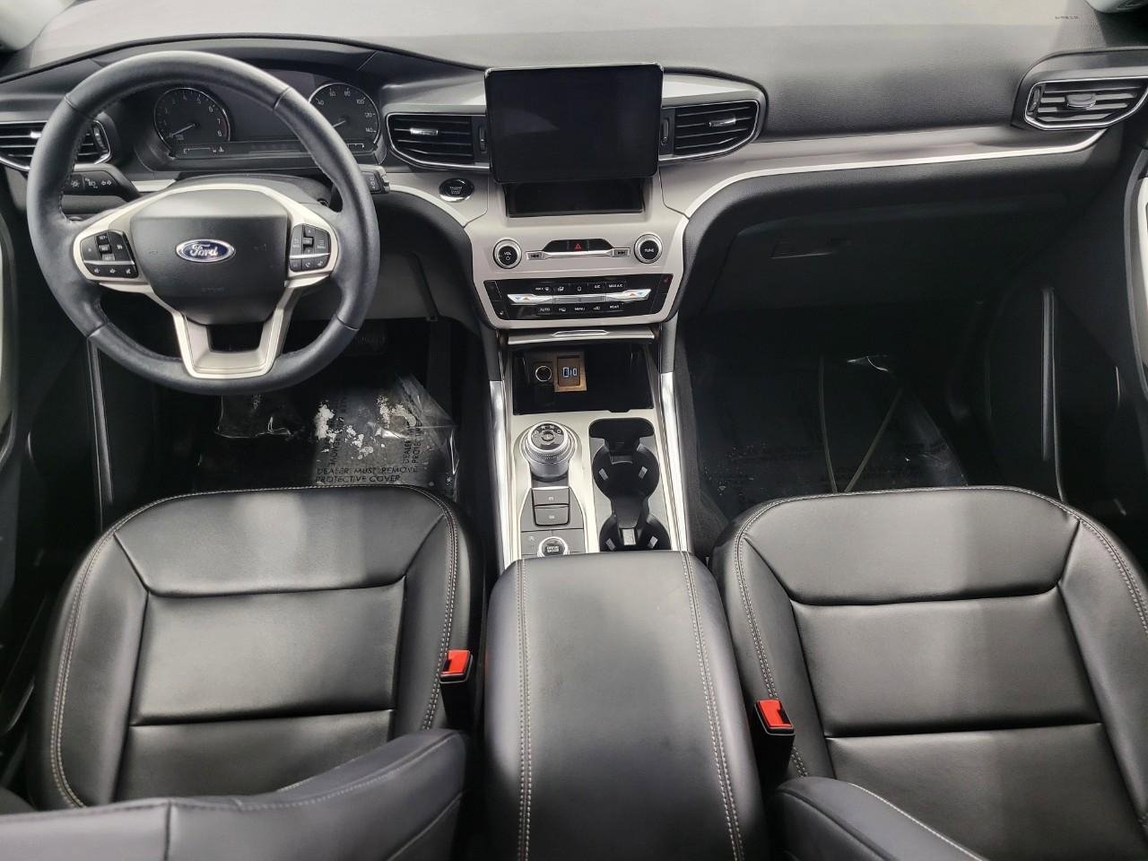 Used 2023 Ford Explorer XLT w/ Equipment Group 202A image 5