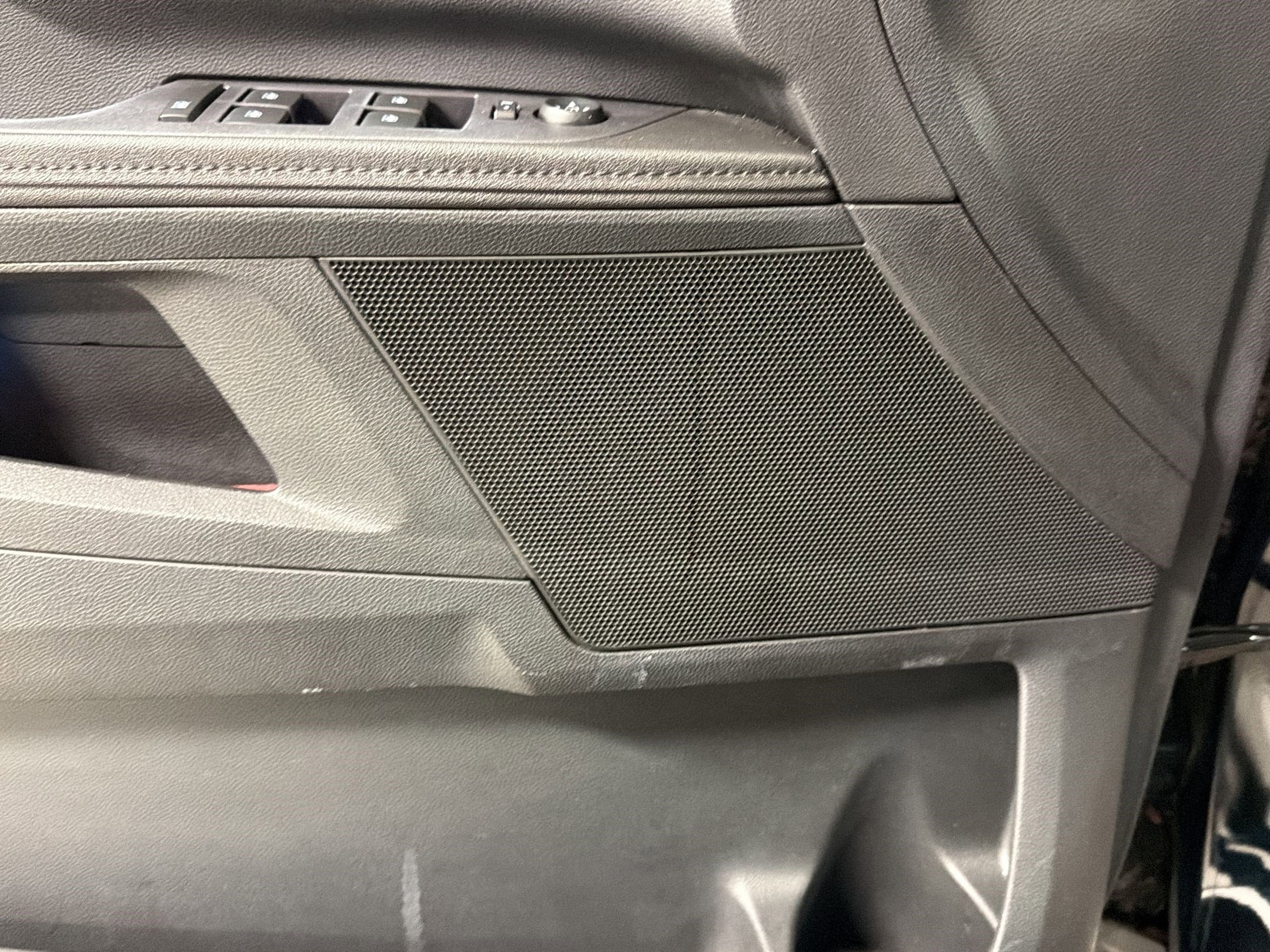 Used 2016 Chevrolet Equinox LTZ image 18