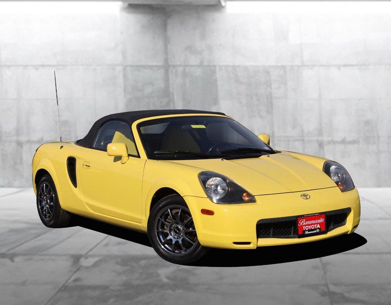Used 2000 Toyota MR2 image 2