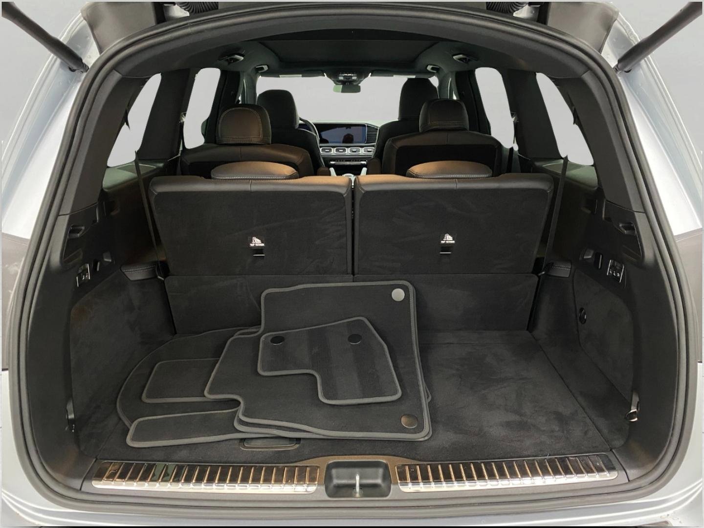 Certified 2025 Mercedes-Benz GLS 450 4MATIC image 6