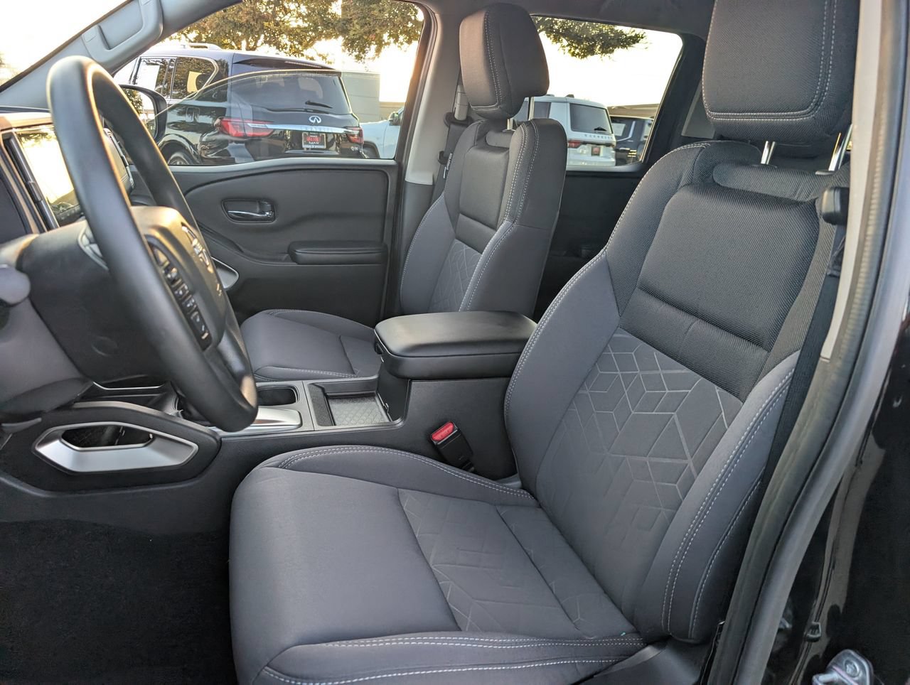 Certified 2025 Nissan Frontier SV RWD image 23