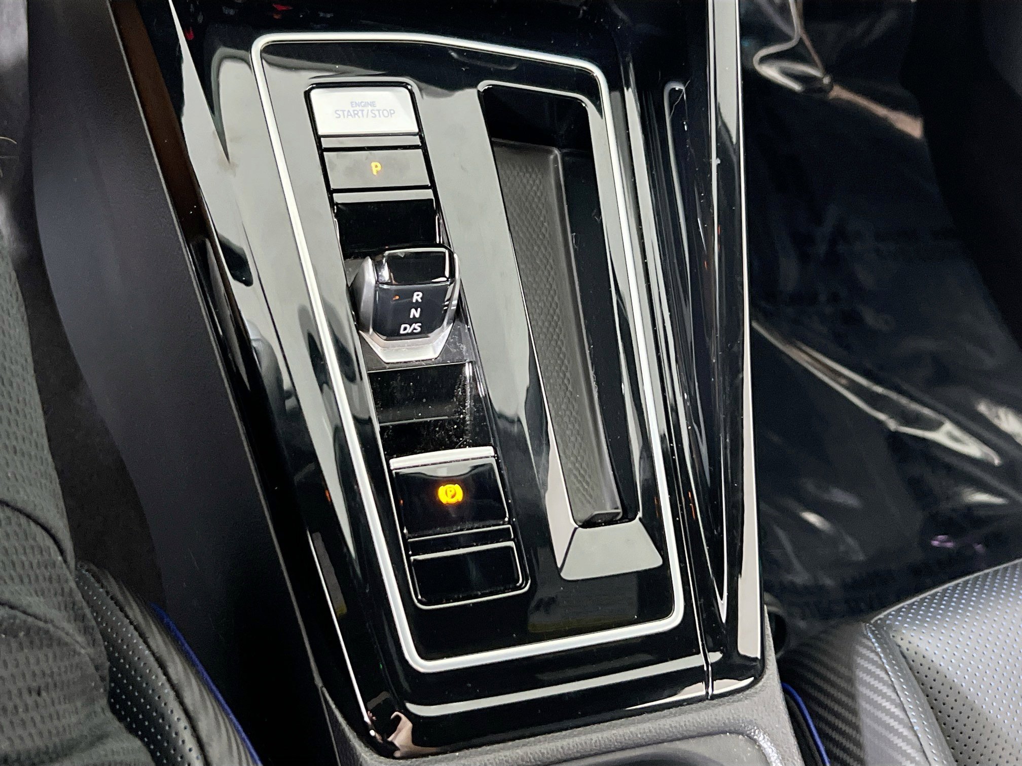 Used 2024 Volkswagen Golf R image 16