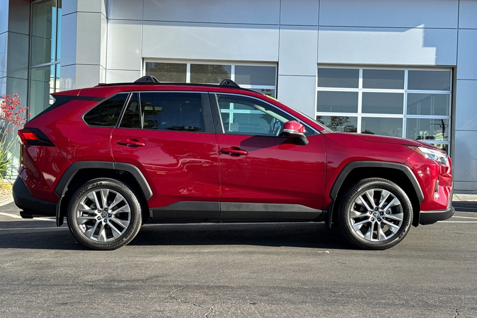 Used 2023 Toyota RAV4 XLE Premium video 3