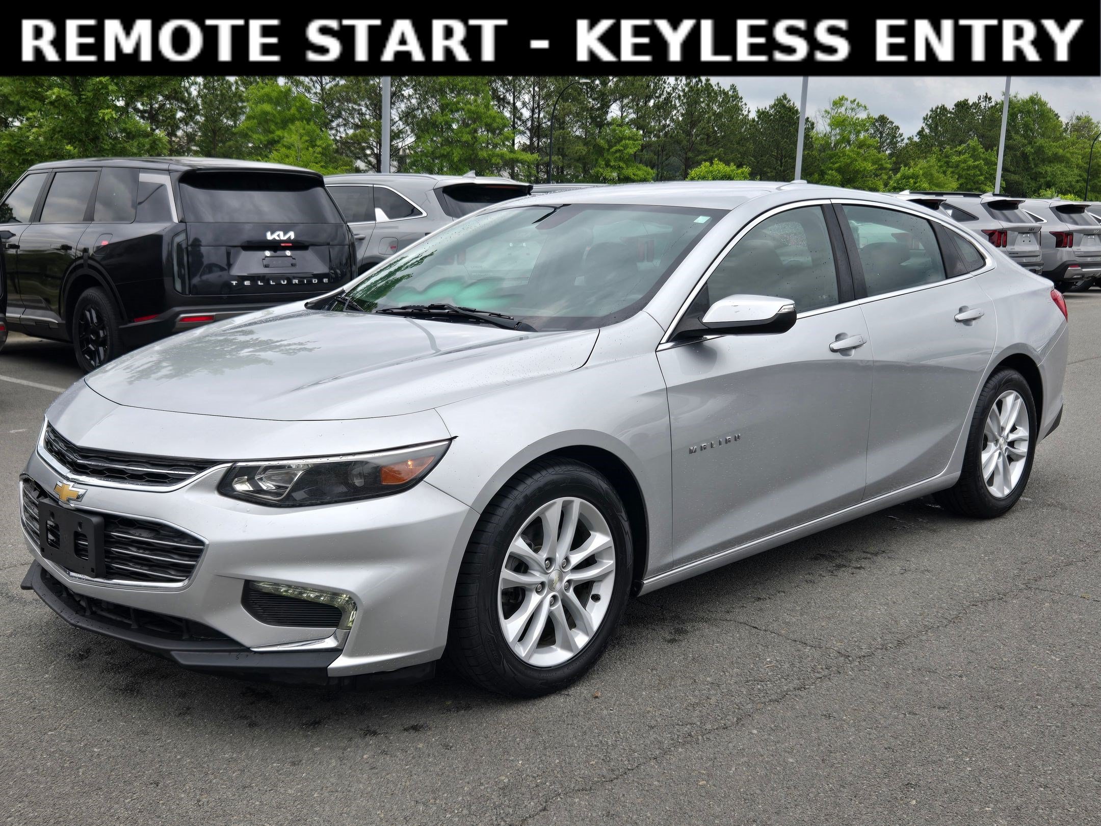 Used 2016 Chevrolet Malibu LT FWD image 3