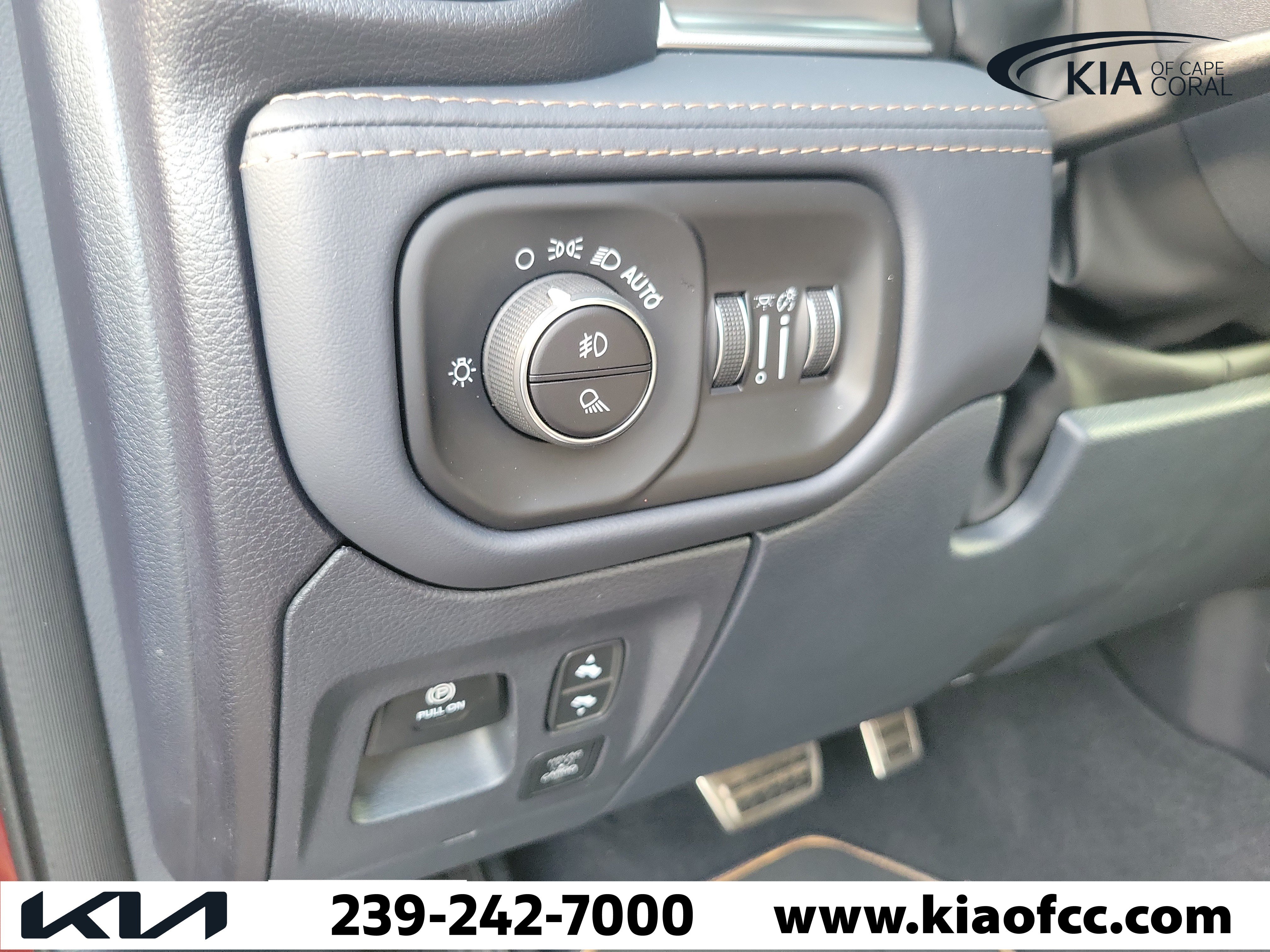 Used 2025 RAM 1500 Tungsten AWD/4WD image 27