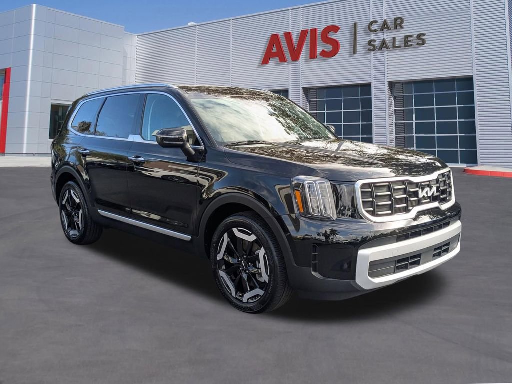 Used 2025 Kia Telluride S image 3