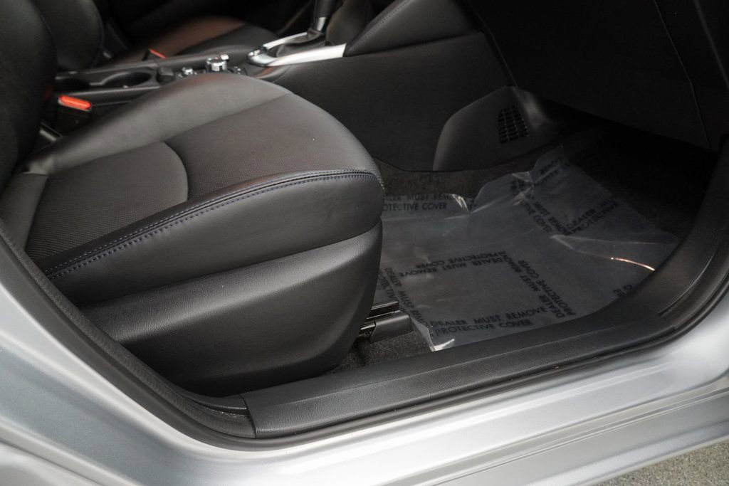 Used 2020 Toyota Yaris XLE image 45