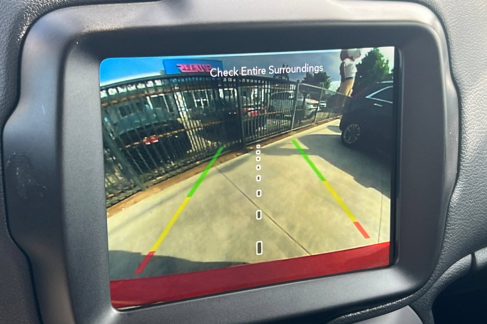 Used 2023 Jeep Renegade Latitude AWD/4WD image 25