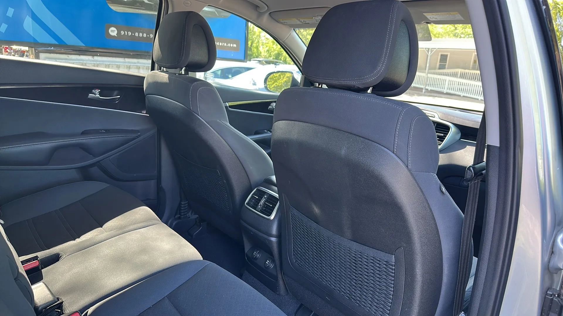 Used 2016 Kia Sorento LX image 18