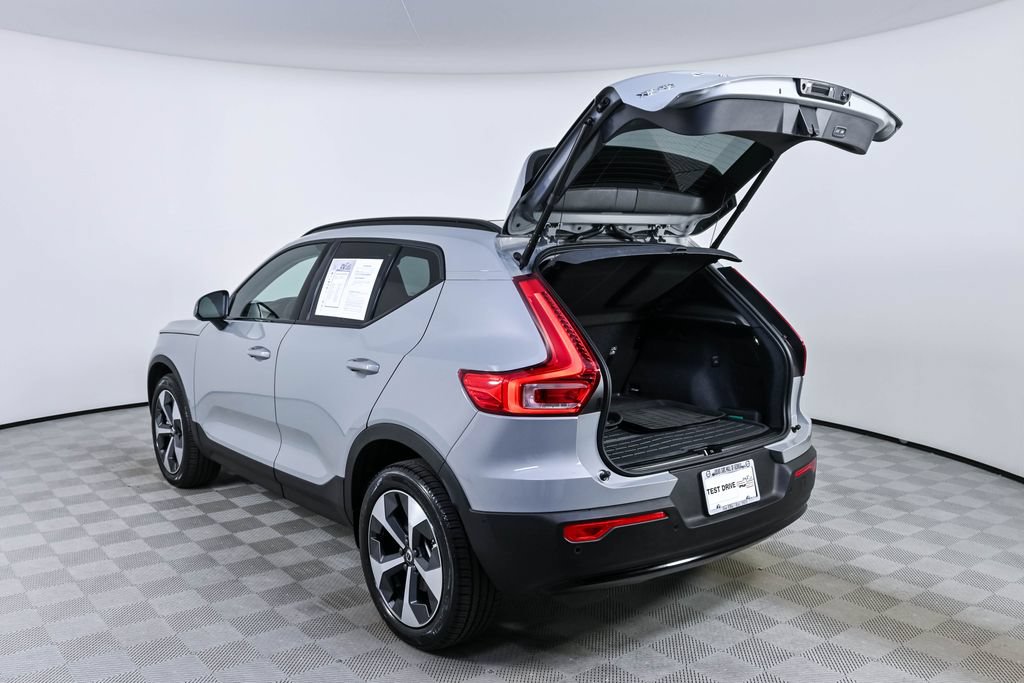 Certified 2026 Volvo XC40 B5 Plus AWD/4WD image 33