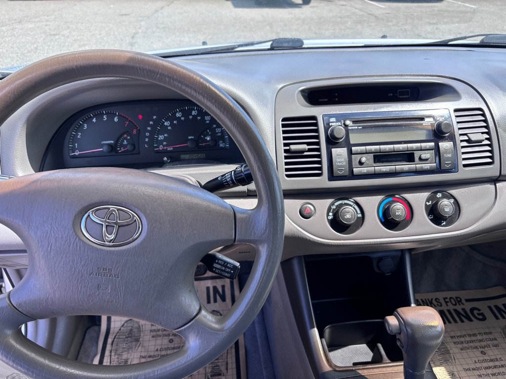 Used 2004 Toyota Camry FWD image 13