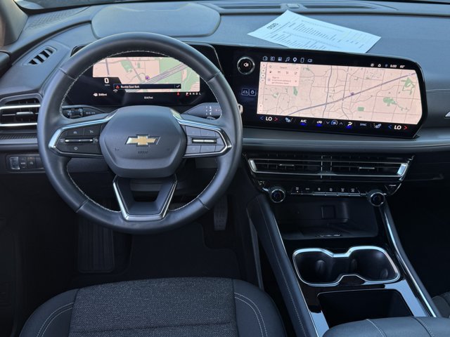Used 2025 Chevrolet Traverse LT FWD image 12