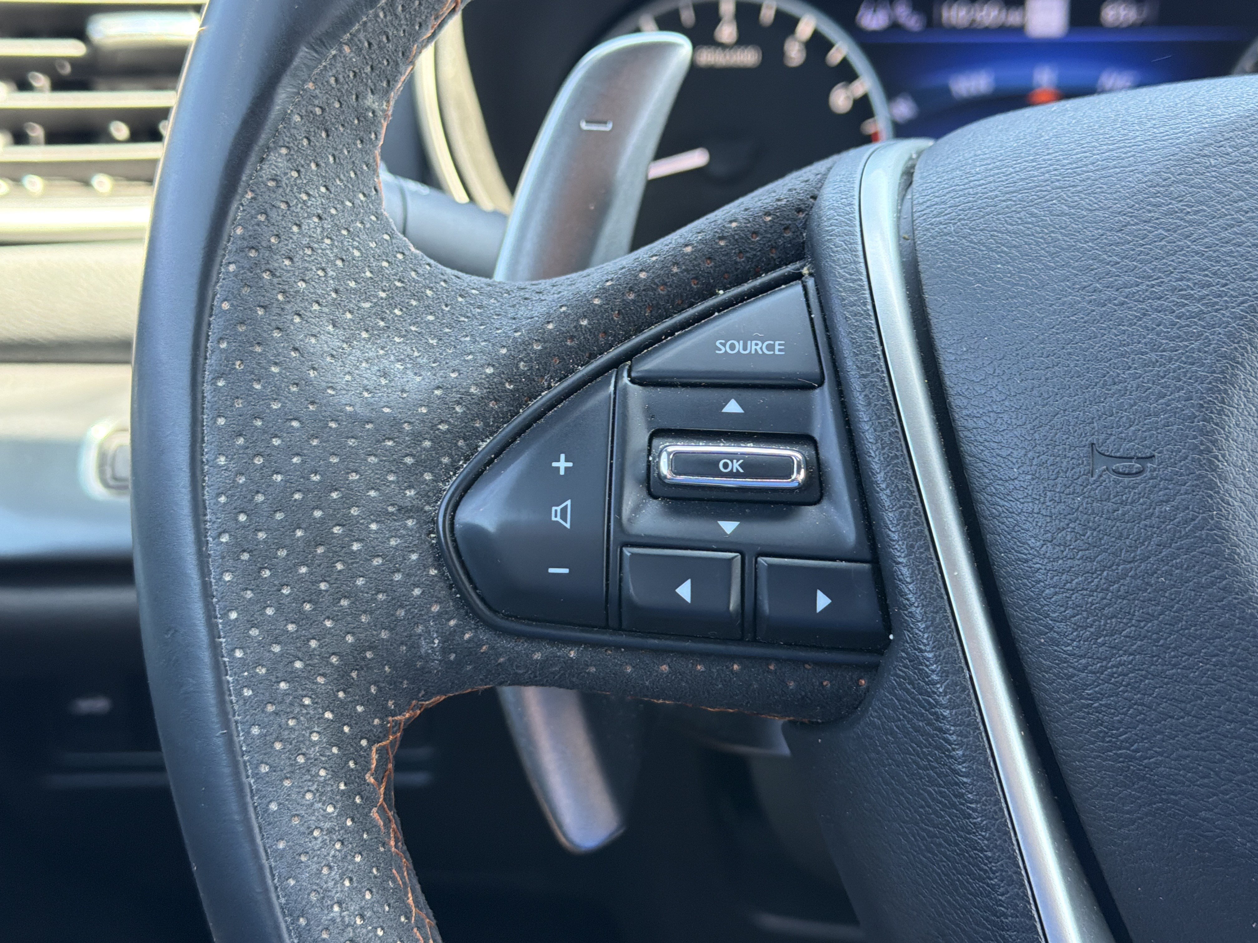 Used 2023 Nissan Maxima SR w/ Sport Mat Group FWD image 14