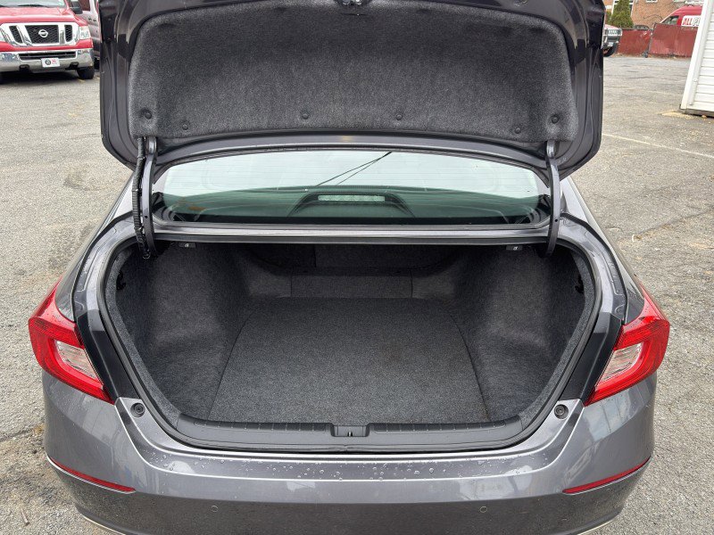 Used 2018 Honda Accord Touring image 38