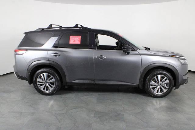 Certified 2023 Nissan Pathfinder SL w/ Black Appearance Package FWD image 12