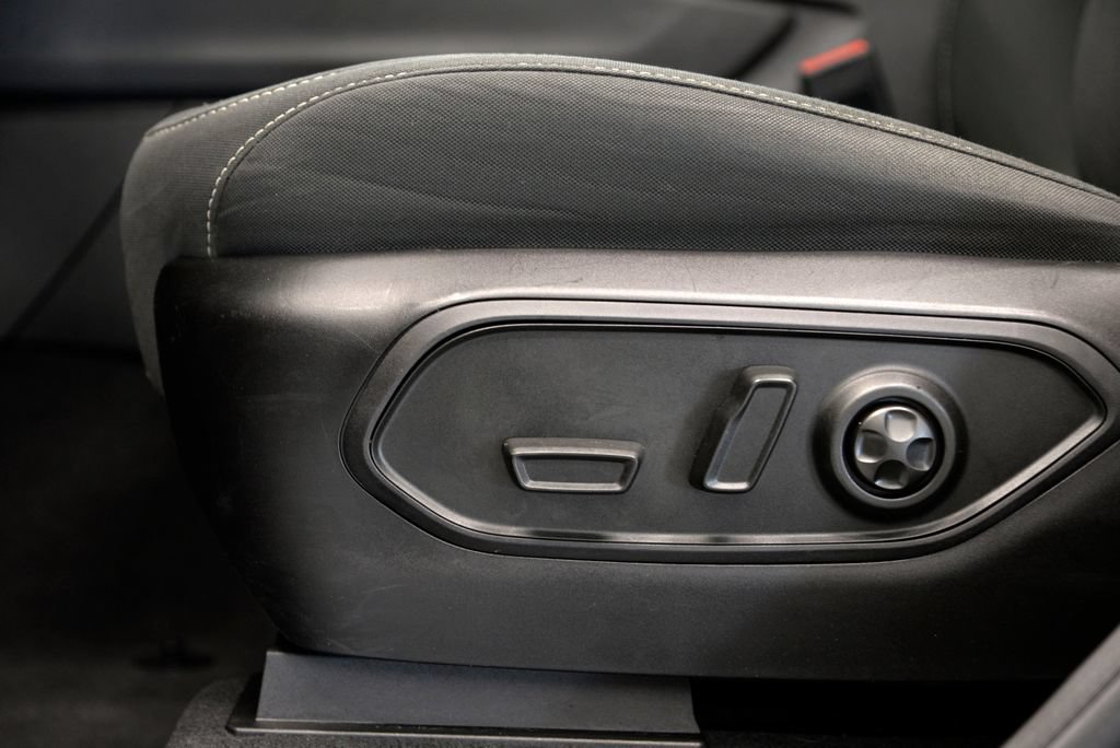 Used 2024 Jeep Grand Cherokee Laredo X AWD/4WD image 16