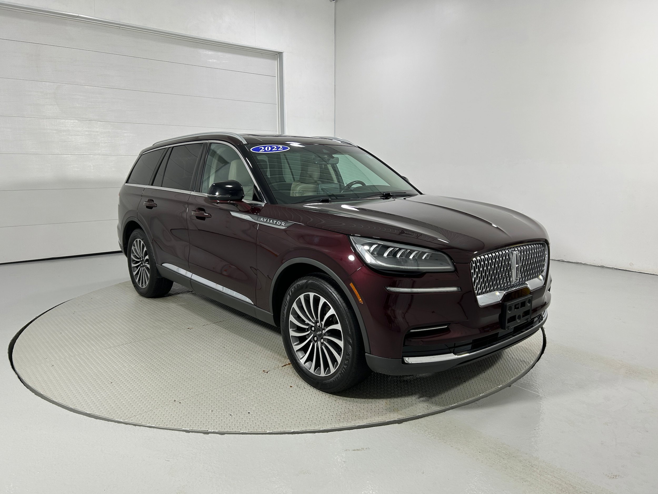 Used 2022 Lincoln Aviator Reserve w/ Elements Package Plus AWD/4WD image 2