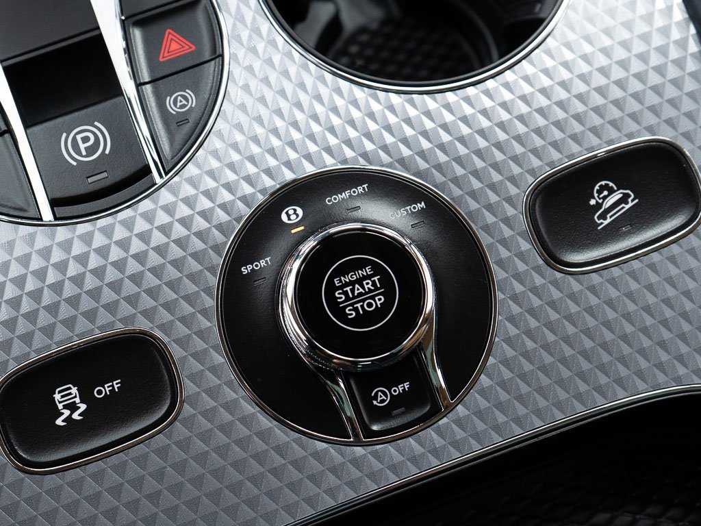 Certified 2025 Bentley Bentayga Extended Wheelbase image 36