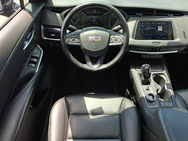 Used 2023 Cadillac XT4 Luxury w/ Cold Weather Package AWD/4WD image 10