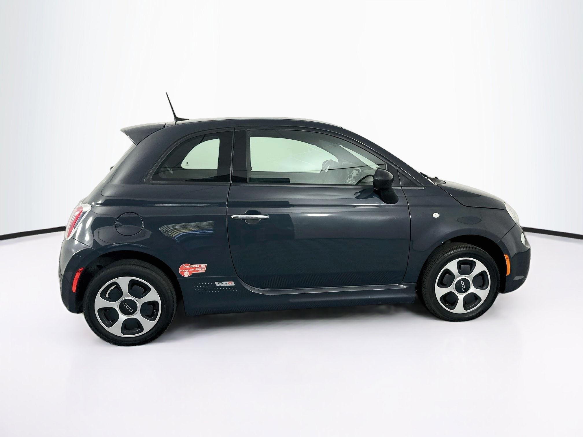 Used 2017 FIAT 500 e FWD image 10