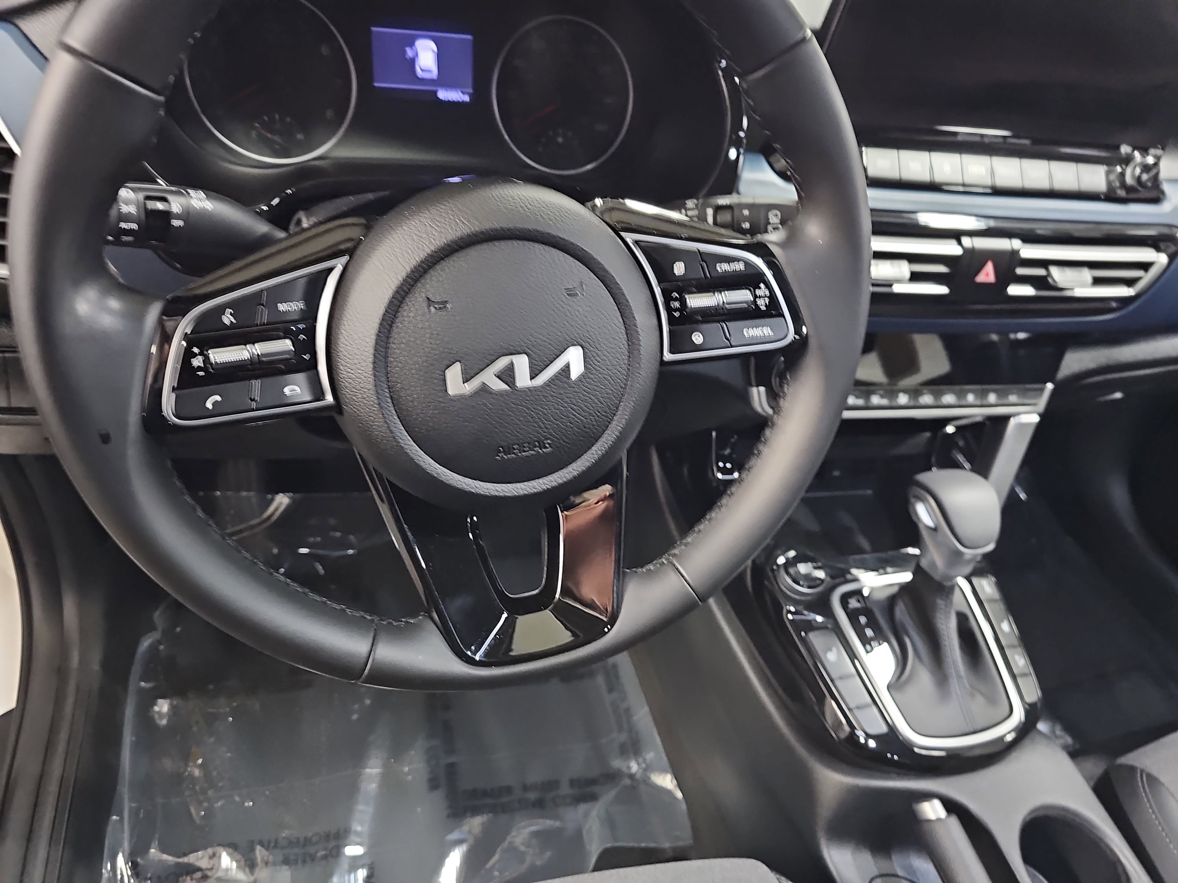 Used 2023 Kia Seltos Nightfall Edition image 17