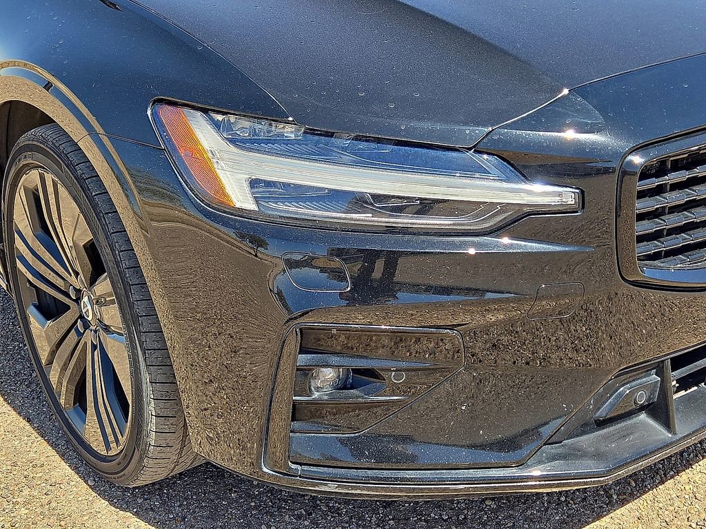 Used 2022 Volvo S60 B5 Momentum image 9