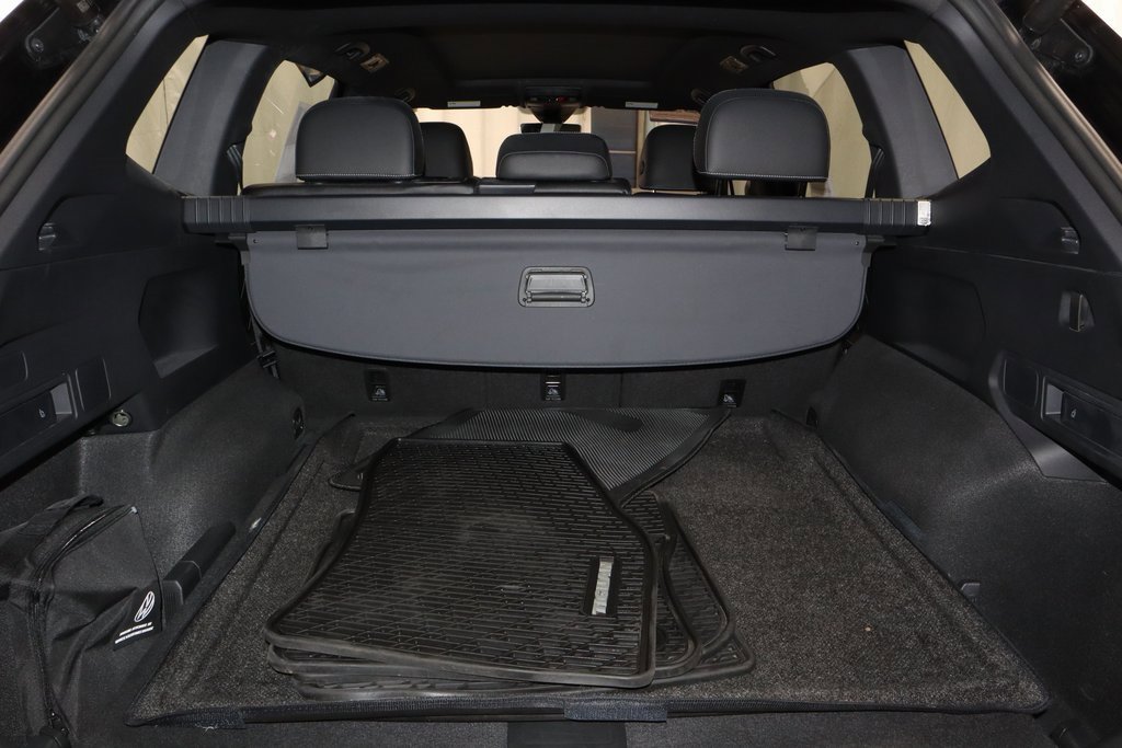 Used 2024 Volkswagen Tiguan SEL R-Line image 17