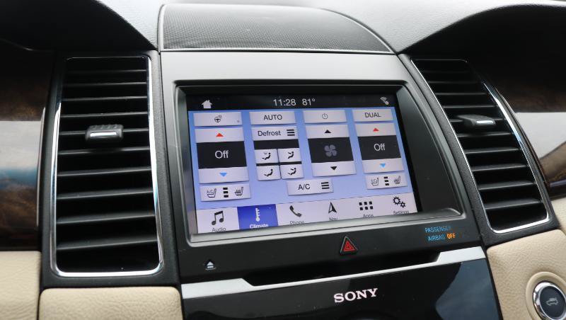 Used 2019 Ford Taurus Limited FWD image 12