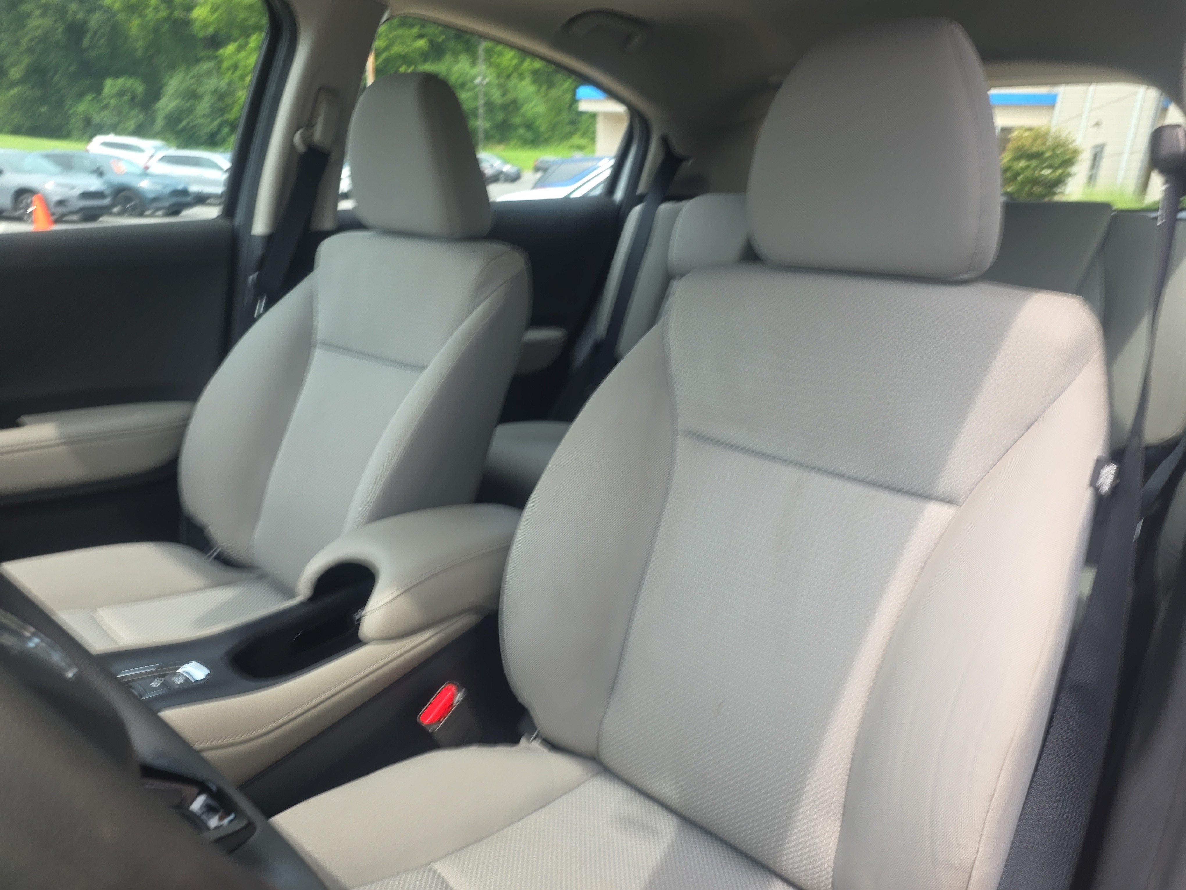 Used 2020 Honda HR-V LX image 11