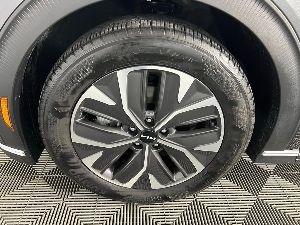 Used 2024 Kia EV6 Light image 12