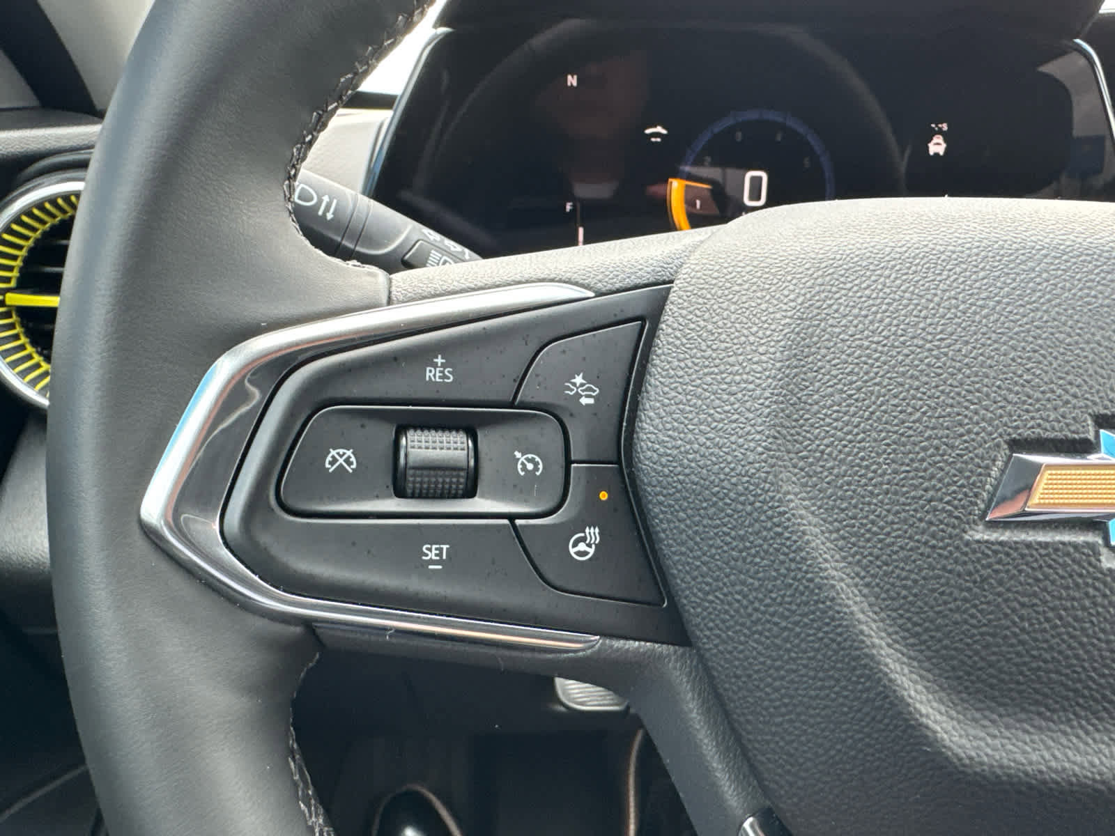 Used 2025 Chevrolet Trax LT w/ Driver Confidence Package FWD image 22