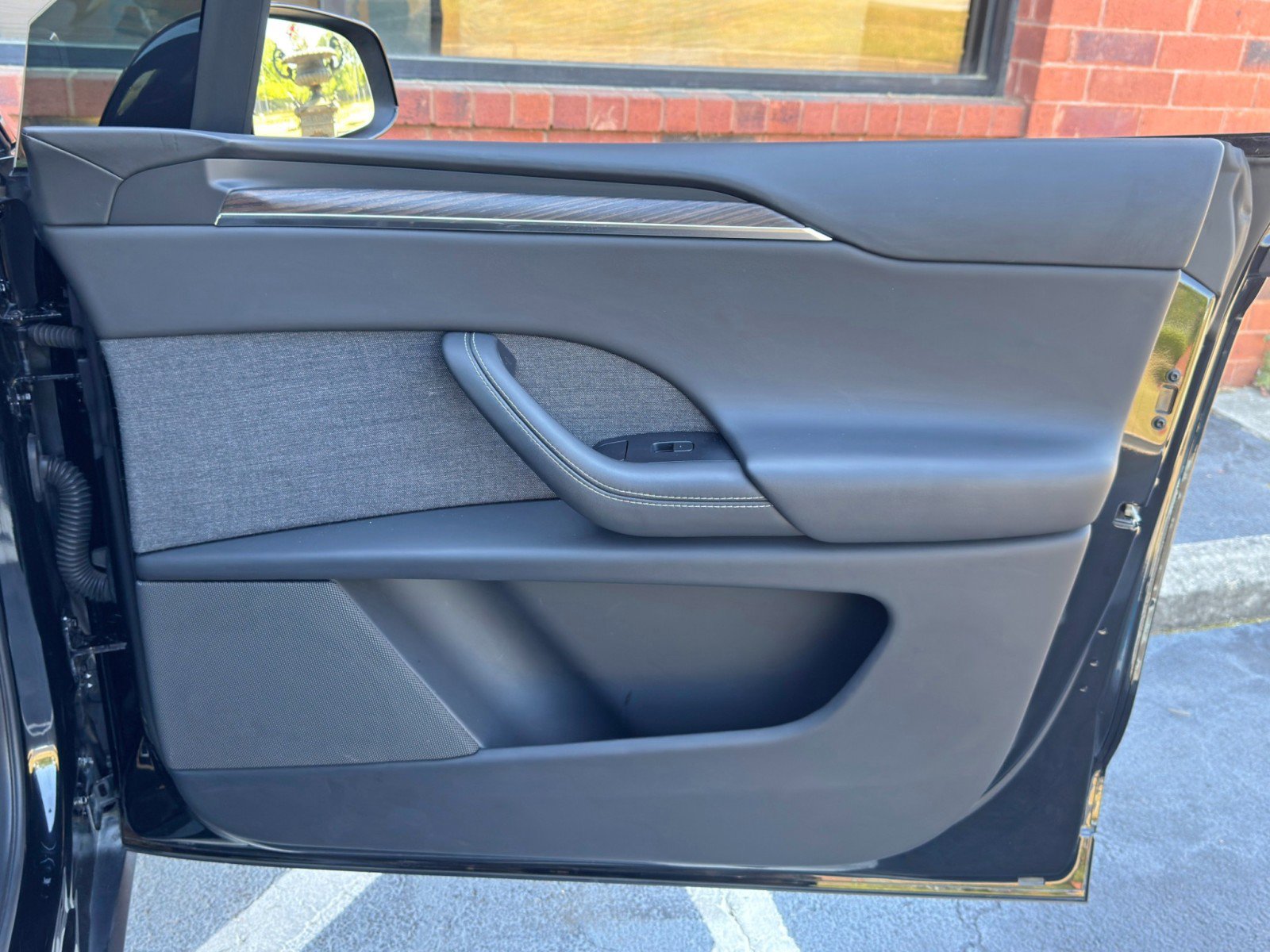 Used 2023 Tesla Model X image 51