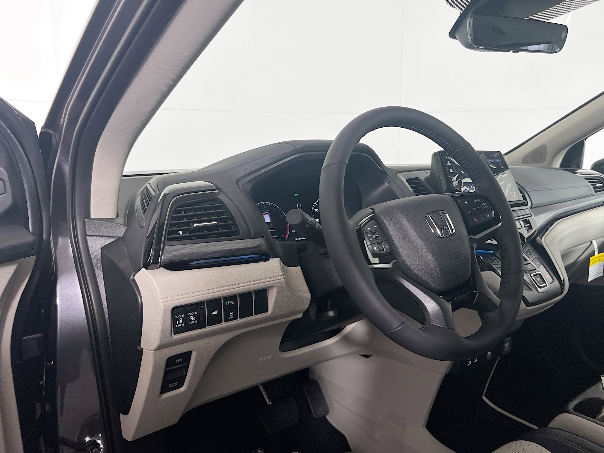 New 2026 Honda Odyssey Elite image 8