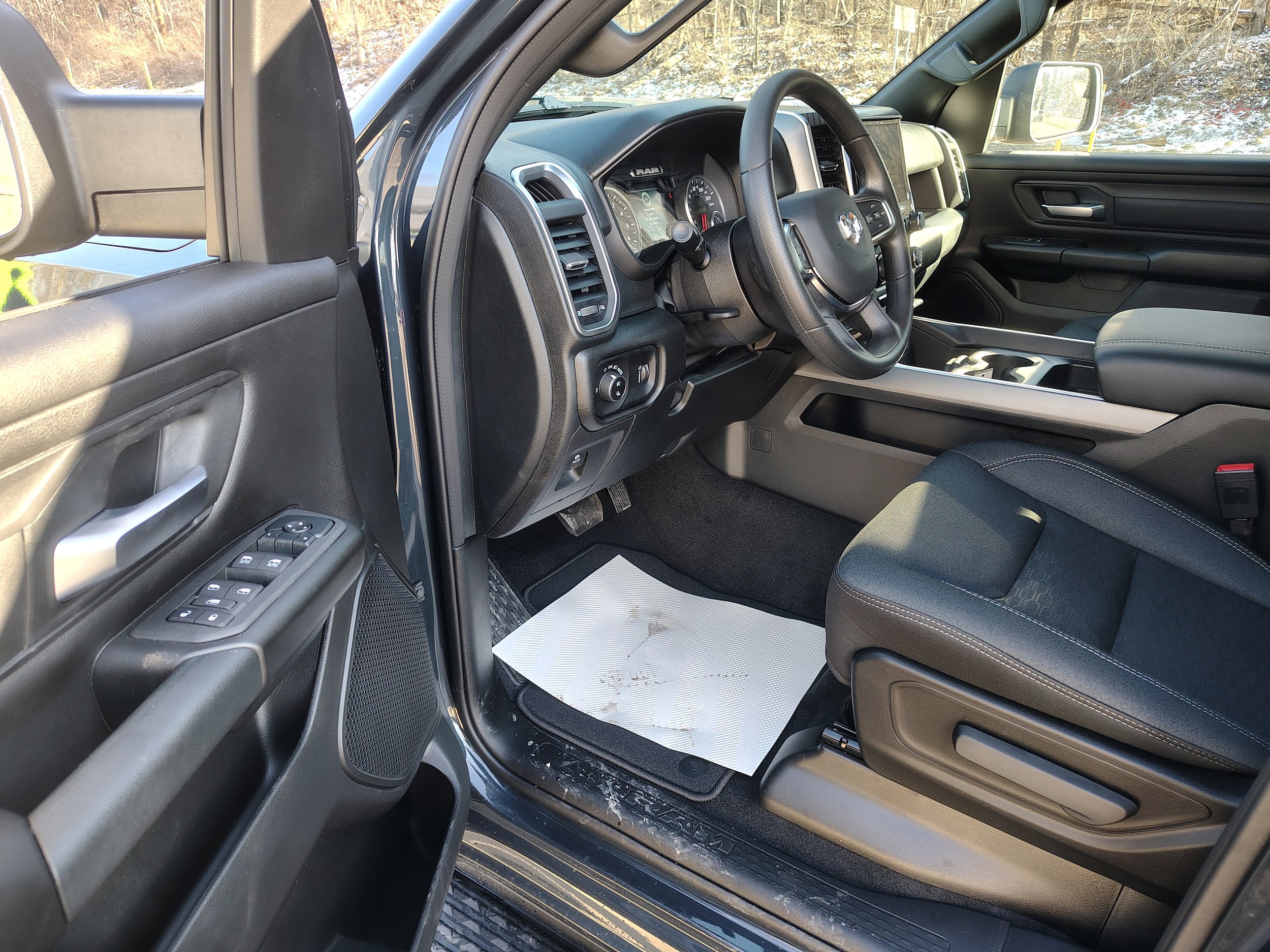 New 2026 RAM 1500 Express AWD/4WD image 13