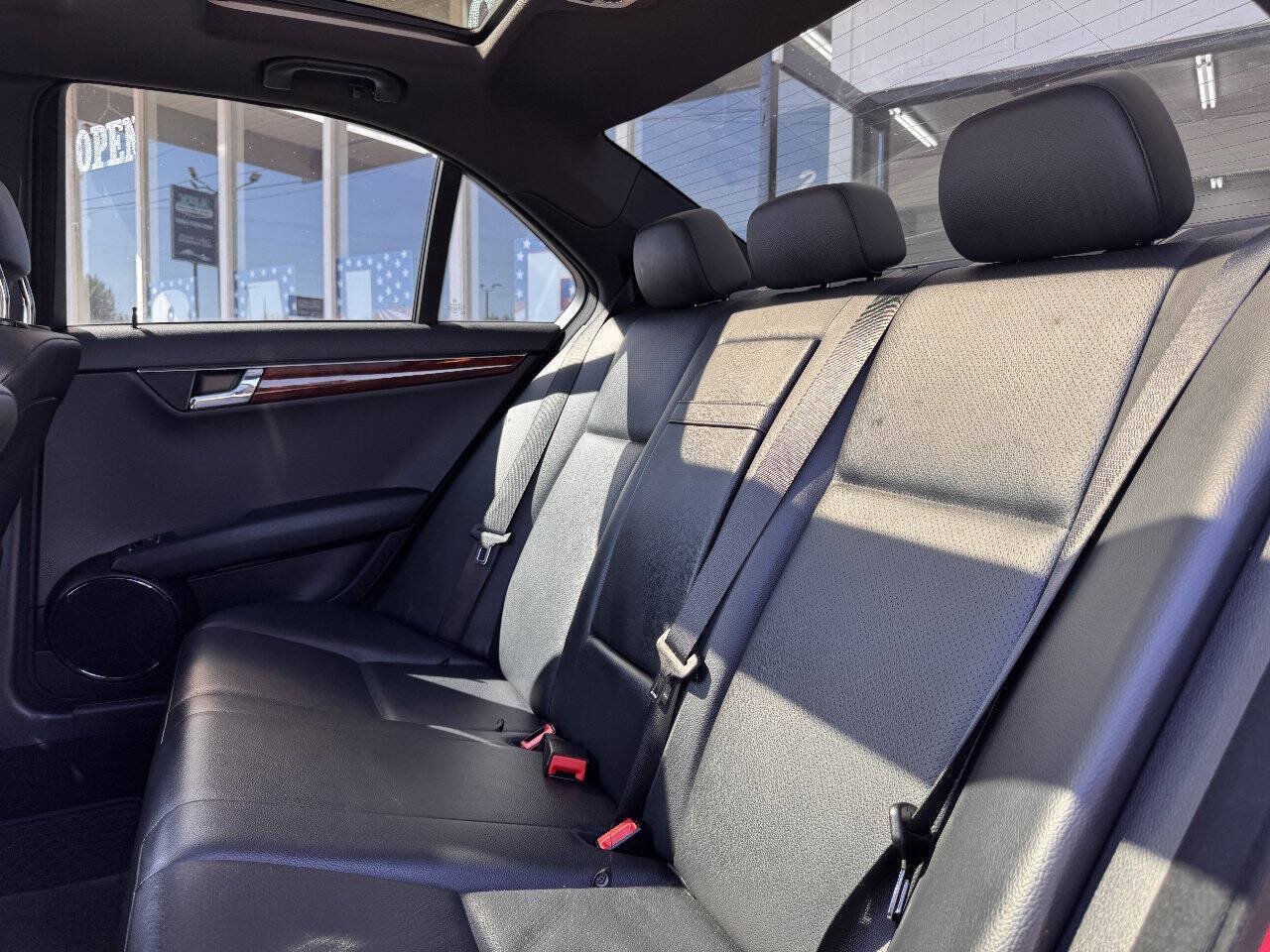 Used 2010 Mercedes-Benz C 300 Sedan image 24