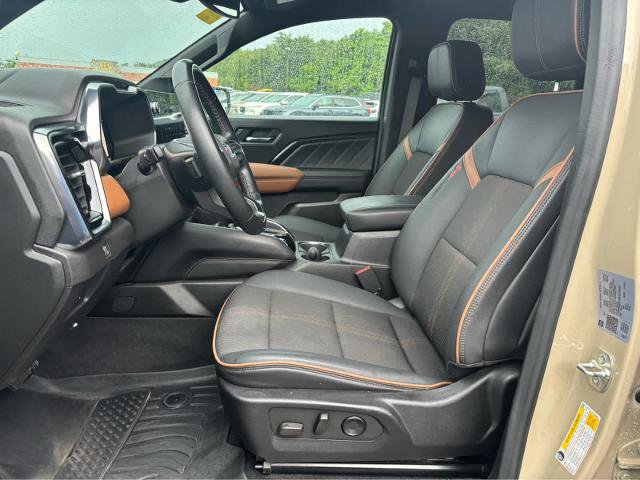 Used 2024 GMC Canyon AT4 AWD/4WD image 17
