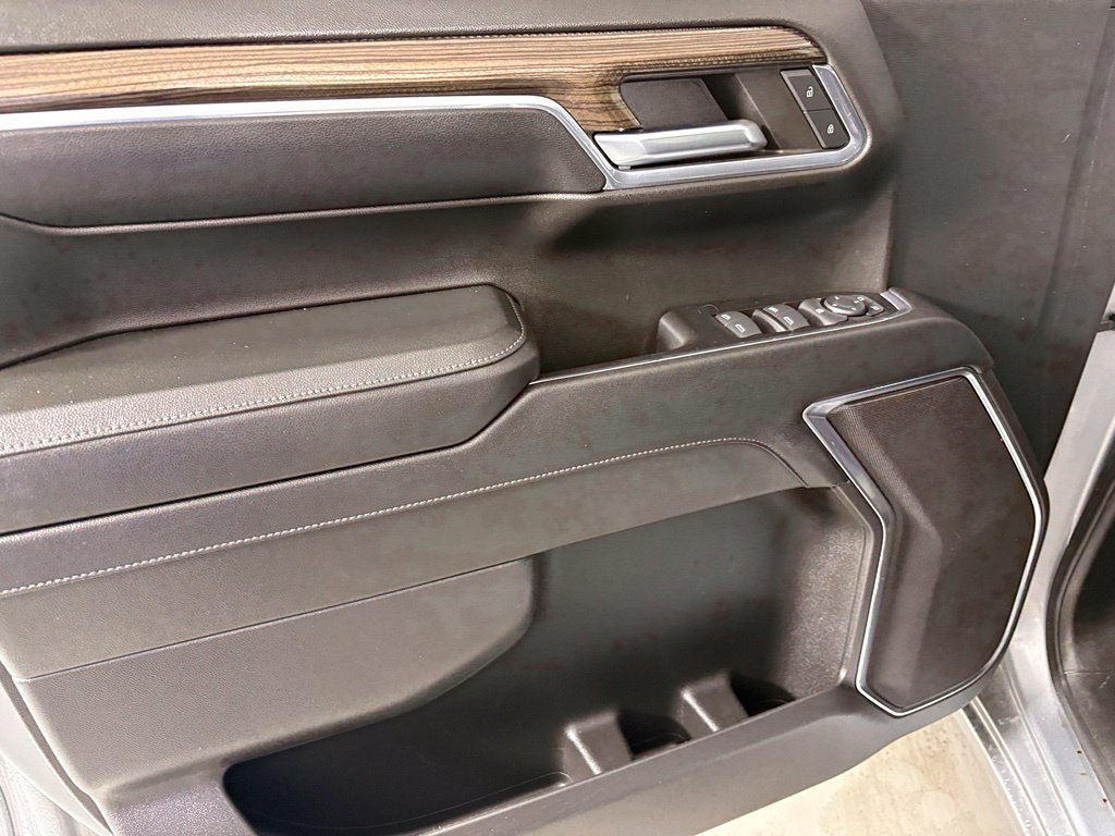 Used 2024 Chevrolet Silverado 1500 LT RWD image 15