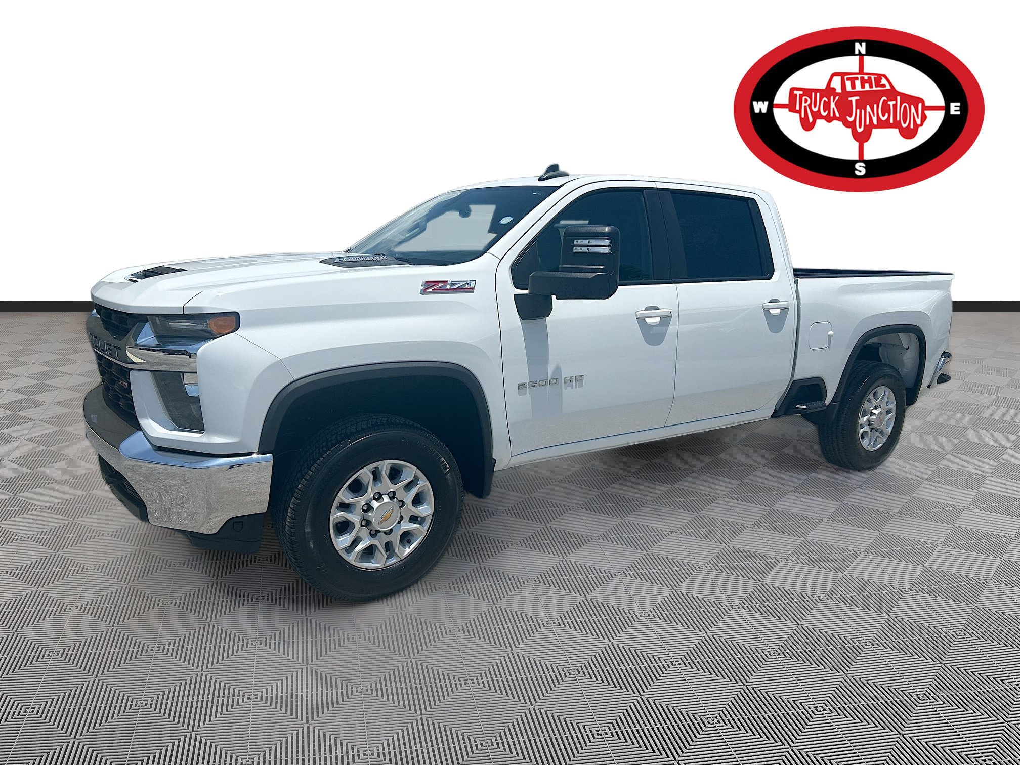 Used 2023 Chevrolet Silverado 2500 LT AWD/4WD image 3