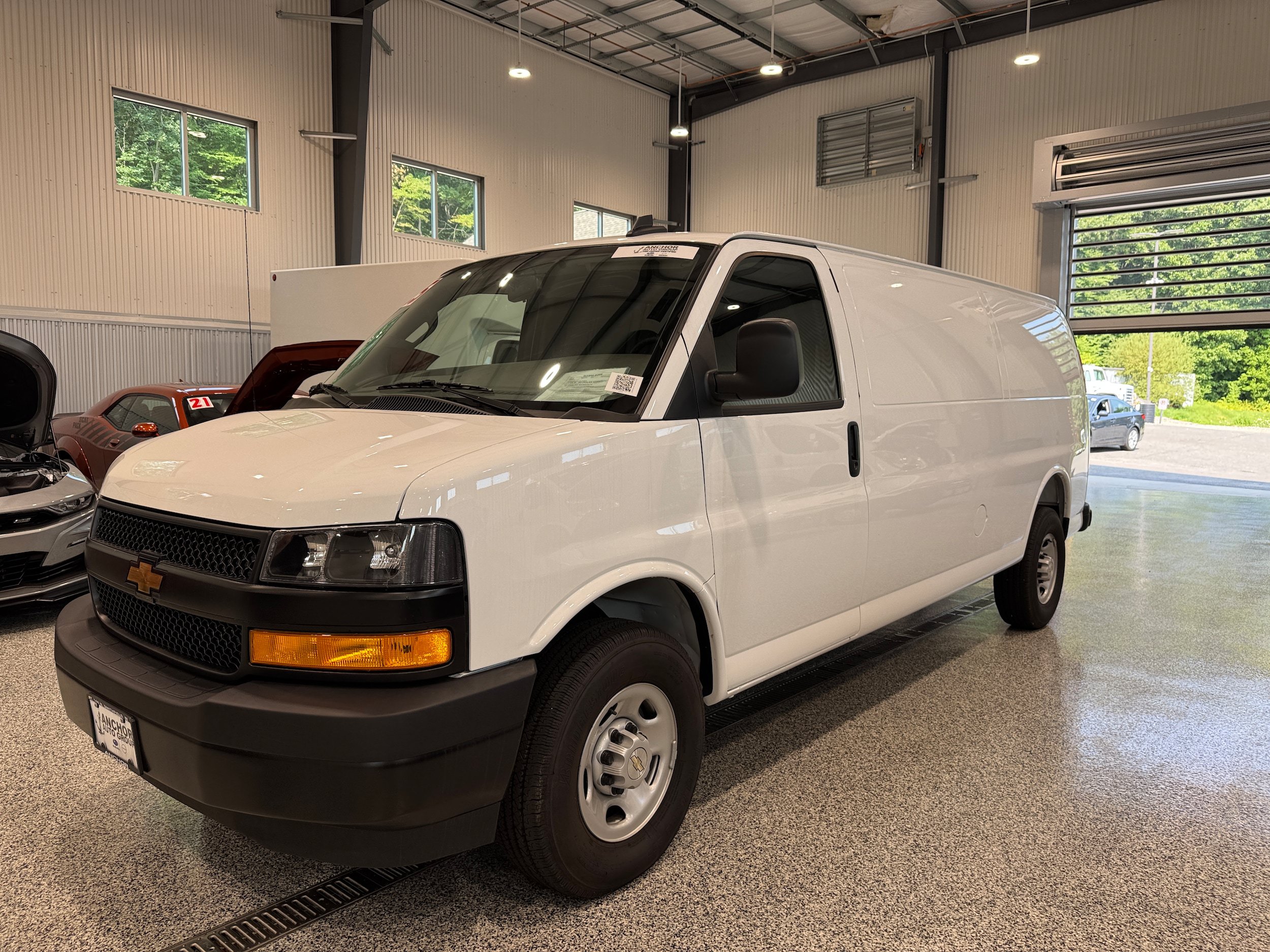 Used 2025 Chevrolet Express 3500 Extended w/ Driver Convenience Package RWD video 1