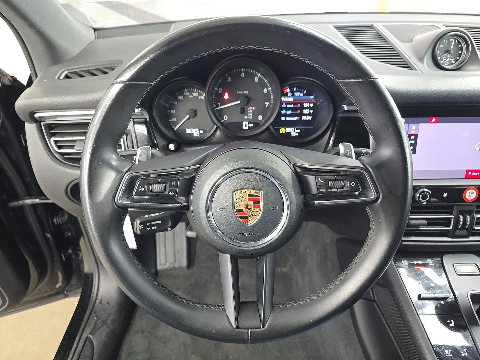 Used 2022 Porsche Macan w/ Premium Package Plus AWD/4WD image 11
