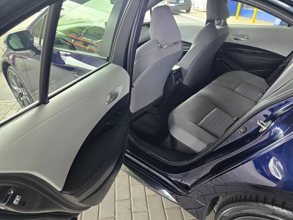 Used 2024 Toyota Corolla SE w/ SE Package FWD image 17