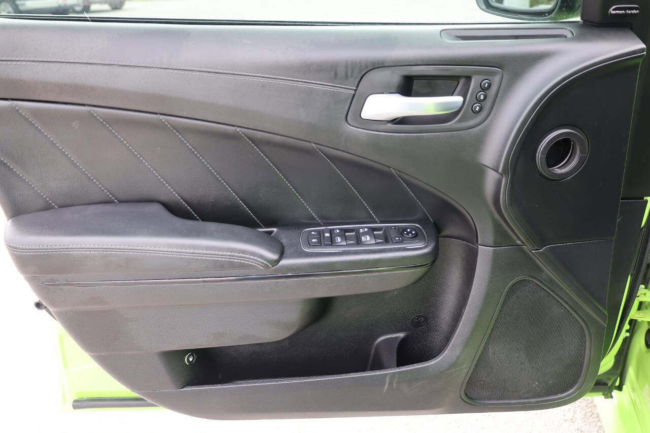 Used 2019 Dodge Charger R/T w/ Plus Group RWD image 12