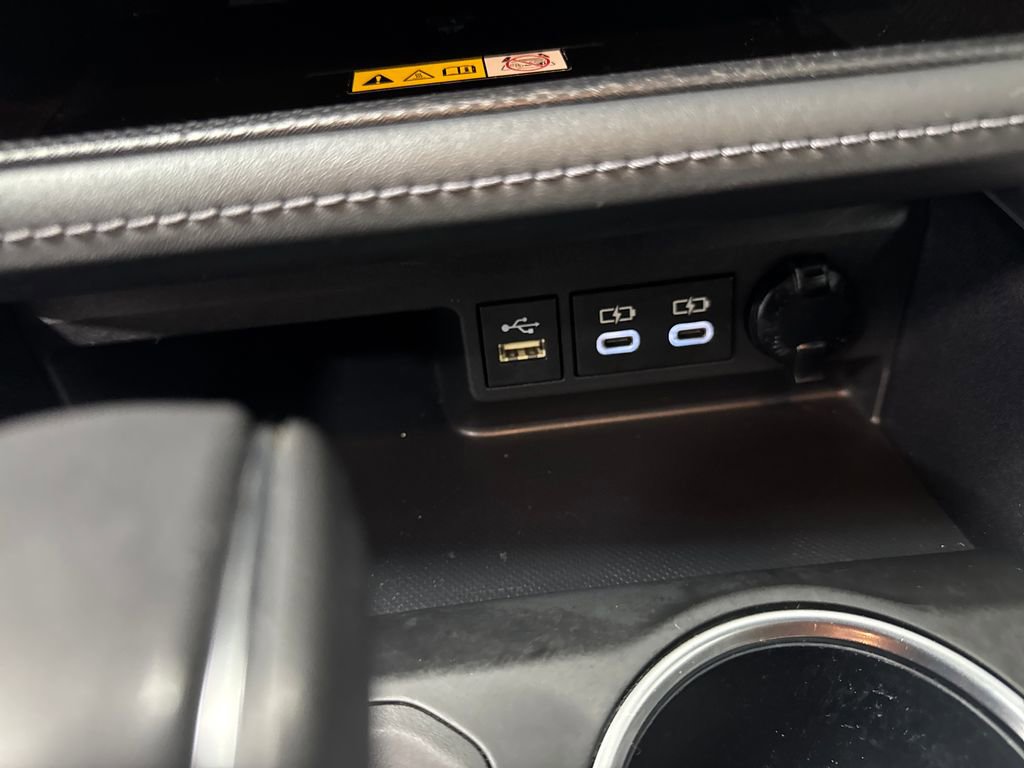Used 2023 Toyota Highlander XLE AWD/4WD image 34